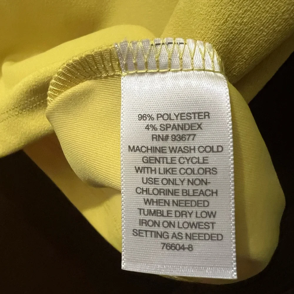 Liz Claiborne Yellow Pleated Cap Sleeve Blouse - Picture 3 of 4